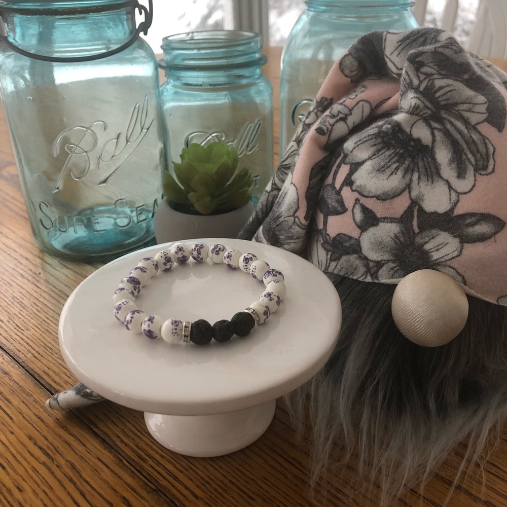 Essential oil diffusing bracelets - Picture 5 of 8